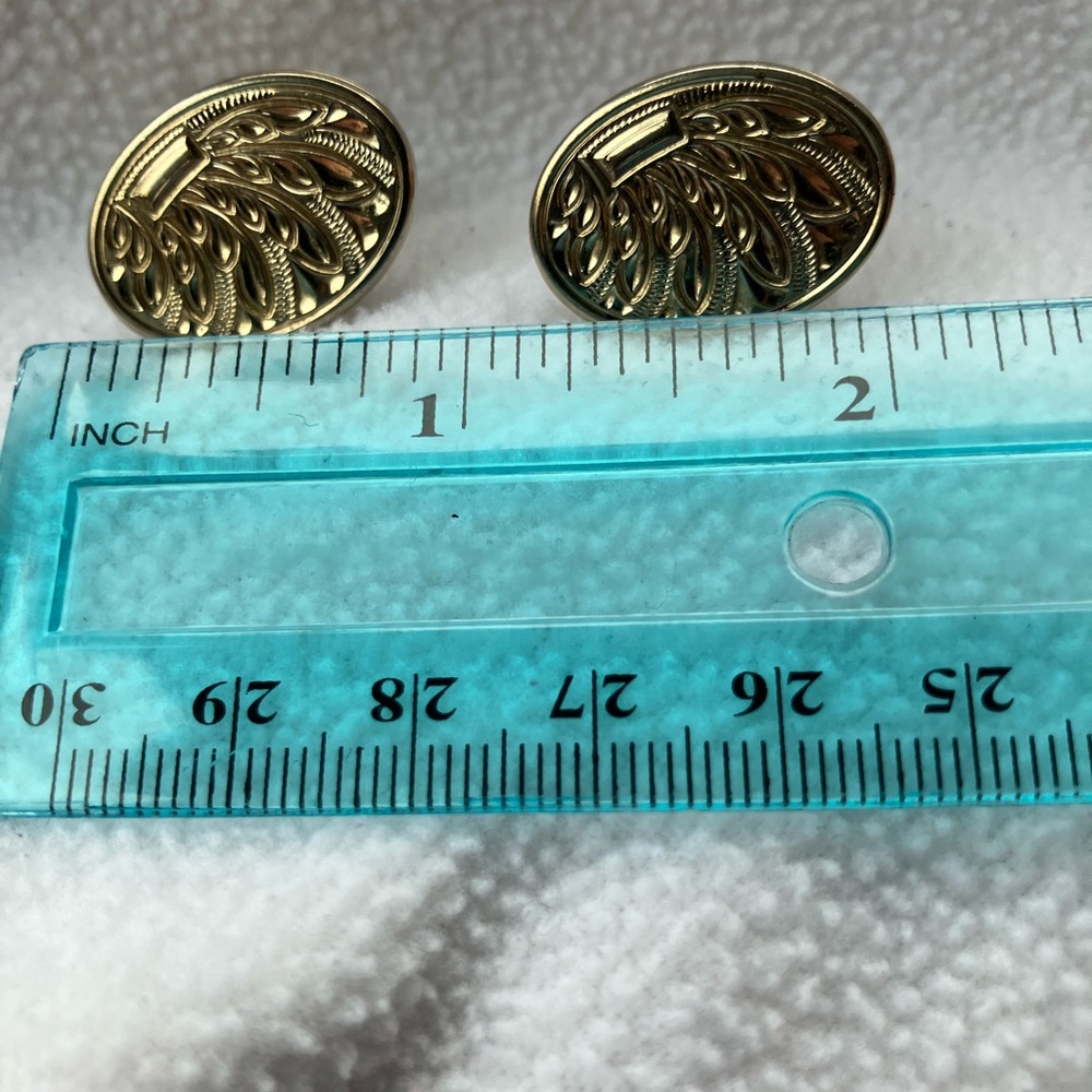 Vintage Gold-Tone Oval Filigree Men’s Cuff Links - Picture 6 of 13